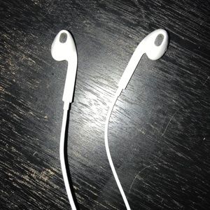 ORIGINAL Apple Headphones